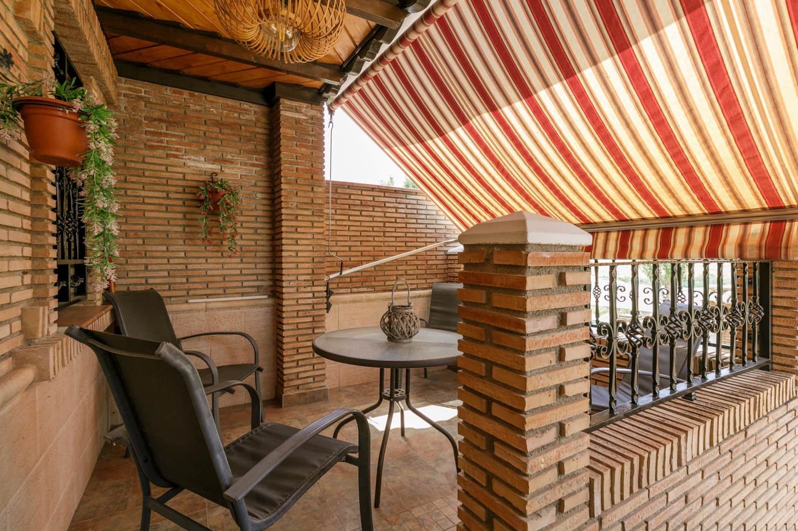 Pareado de 4 habitaciones en Ogíjares en venta con piscina garaje - 580.000 € (Ref: 9990888)