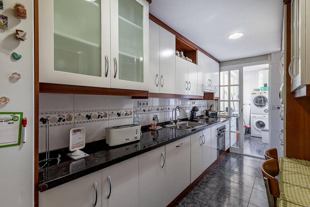 4 soverom Leilighet til salgs i Granada by med garasje - € 360 000 (Ref: 9990889)