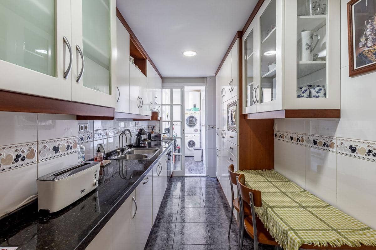 4 soverom Leilighet til salgs i Granada by med garasje - € 360 000 (Ref: 9990889)