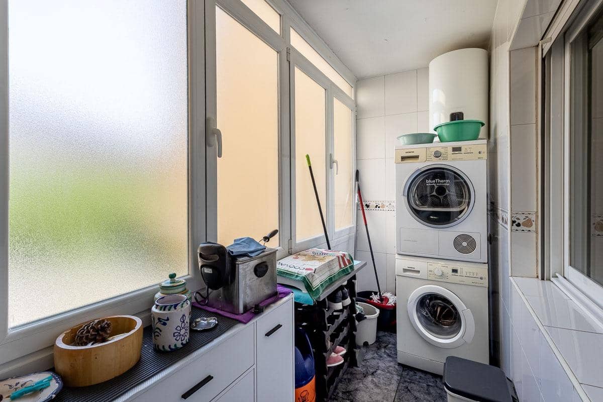 4 soverom Leilighet til salgs i Granada by med garasje - € 360 000 (Ref: 9990889)