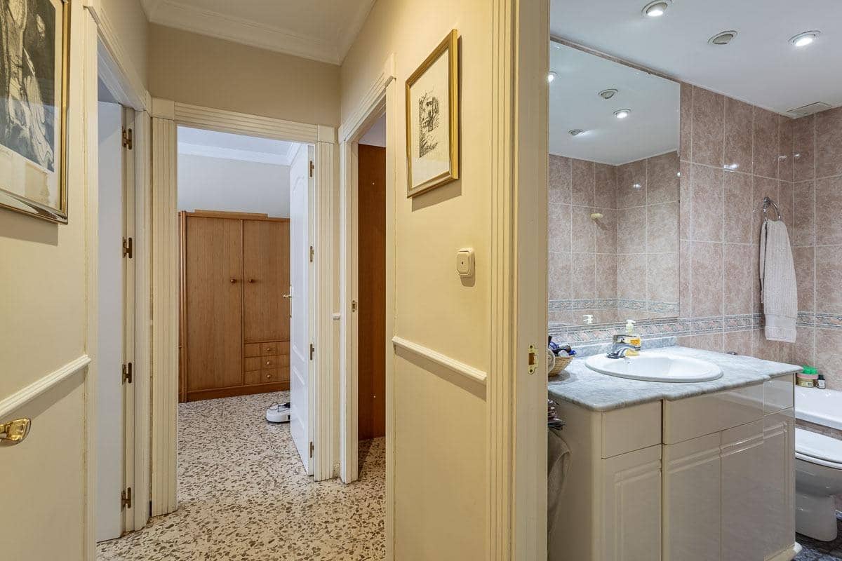 4 soverom Leilighet til salgs i Granada by med garasje - € 360 000 (Ref: 9990889)