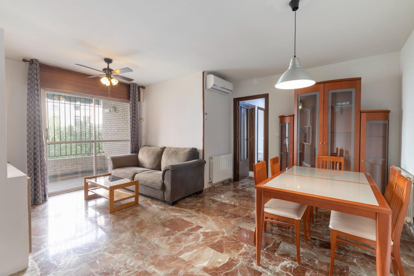 3 soverom Leilighet til salgs i Granada by med garasje - € 230 000 (Ref: 9990890)
