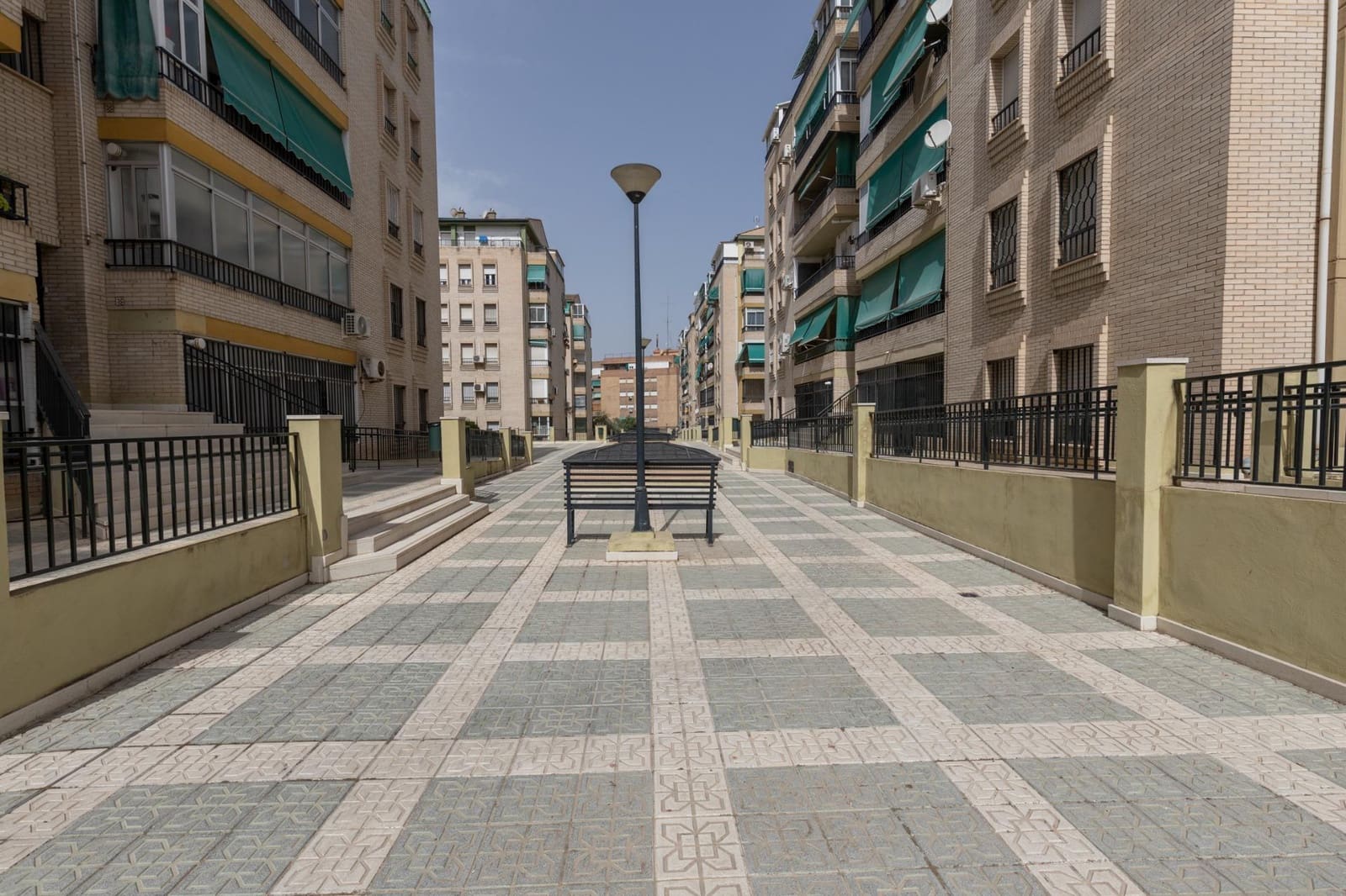 3 soverom Leilighet til salgs i Granada by med garasje - € 230 000 (Ref: 9990890)