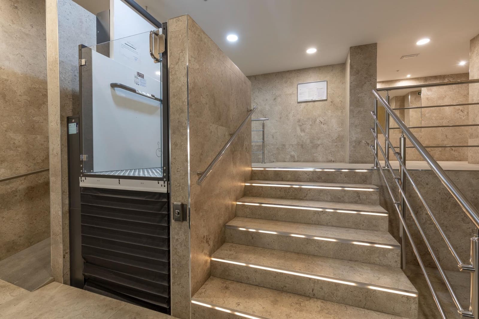 3 soverom Leilighet til salgs i Granada by med garasje - € 230 000 (Ref: 9990890)