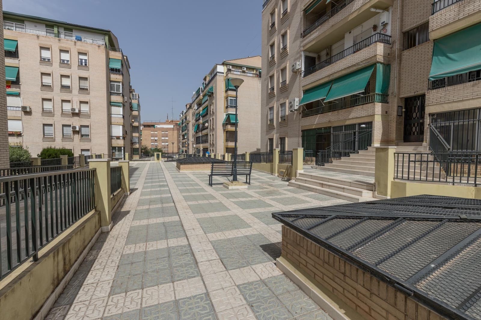 3 soverom Leilighet til salgs i Granada by med garasje - € 230 000 (Ref: 9990890)