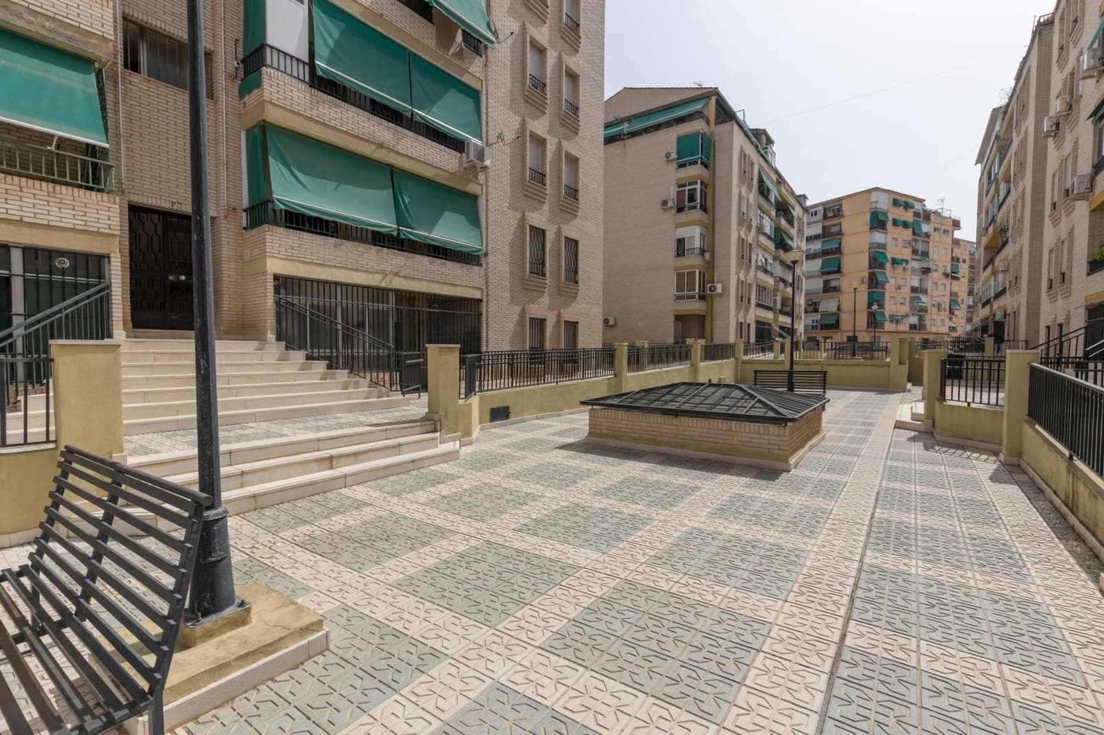 3 soverom Leilighet til salgs i Granada by med garasje - € 230 000 (Ref: 9990890)