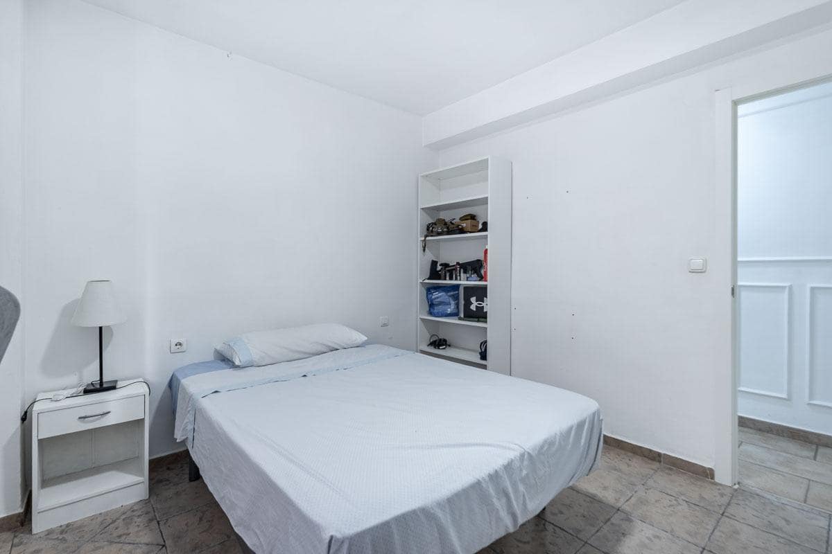 Piso de 4 habitaciones en Granada ciudad en venta - 314.000 € (Ref: 9990891)