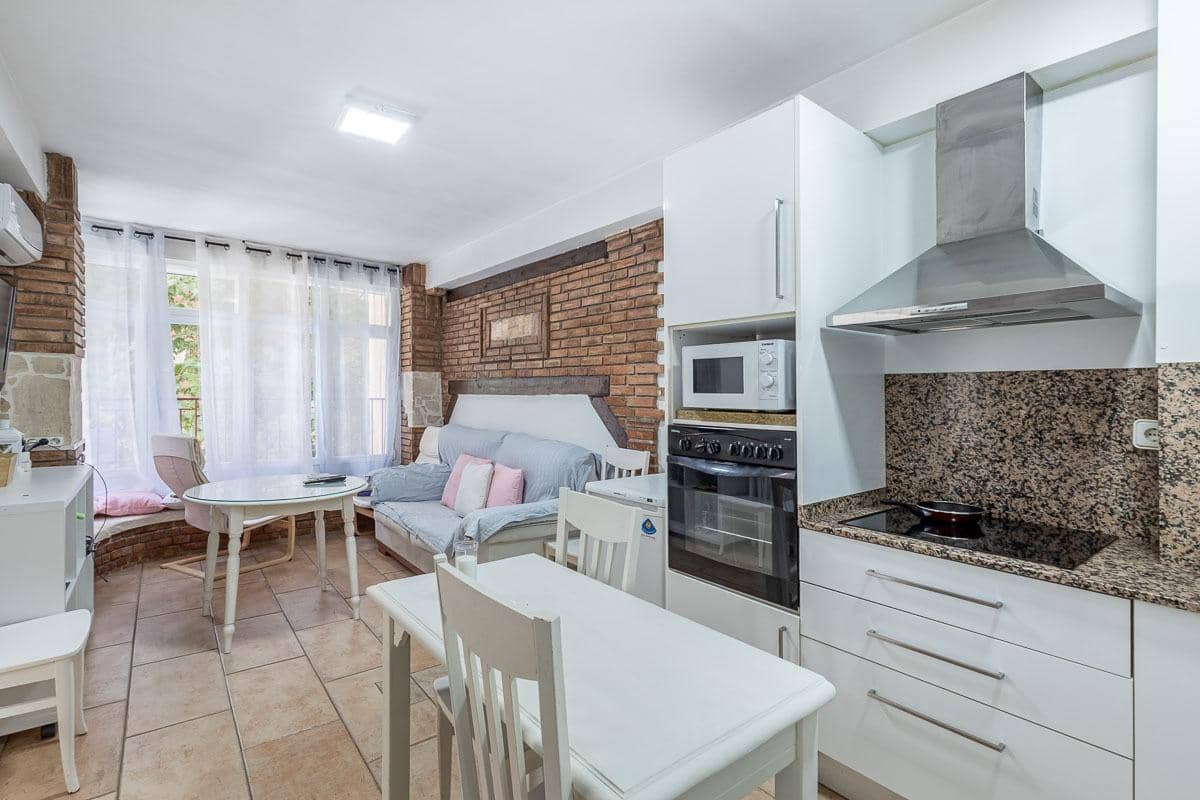 Piso de 4 habitaciones en Granada ciudad en venta - 314.000 € (Ref: 9990891)
