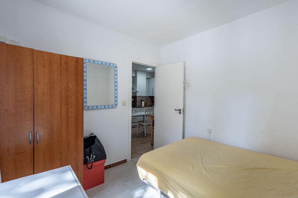 Piso de 4 habitaciones en Granada ciudad en venta - 314.000 € (Ref: 9990891)