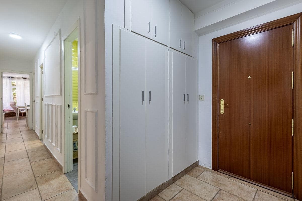 Piso de 4 habitaciones en Granada ciudad en venta - 314.000 € (Ref: 9990891)