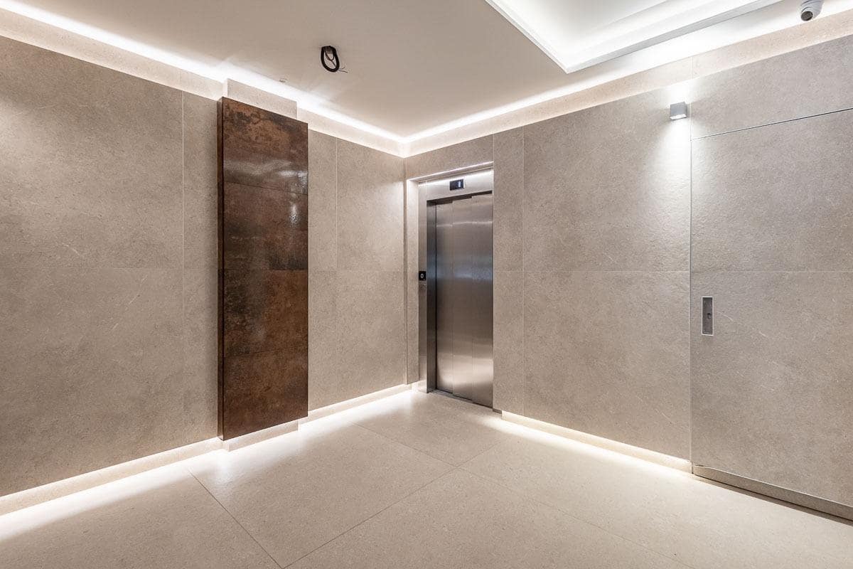 Piso de 4 habitaciones en Granada ciudad en venta - 314.000 € (Ref: 9990891)