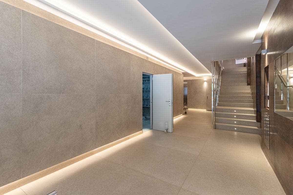Piso de 4 habitaciones en Granada ciudad en venta - 314.000 € (Ref: 9990891)
