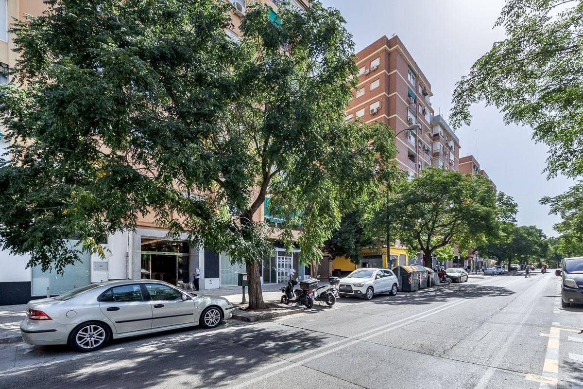 Piso de 4 habitaciones en Granada ciudad en venta - 314.000 € (Ref: 9990891)