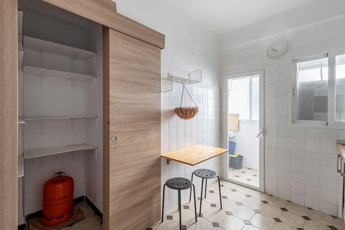 3 slaapkamer Flat te koop in Granada stad - € 260.000 (Ref: 9997249)