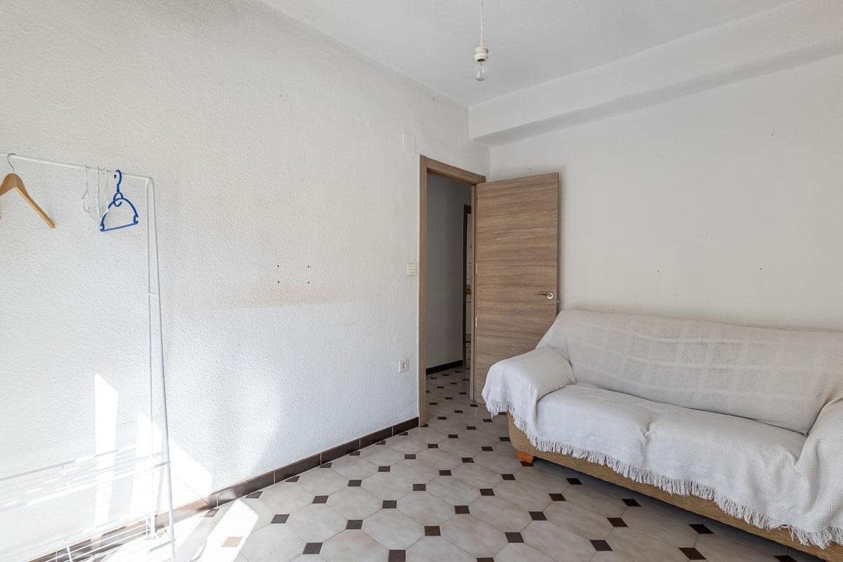 3 slaapkamer Flat te koop in Granada stad - € 260.000 (Ref: 9997249)