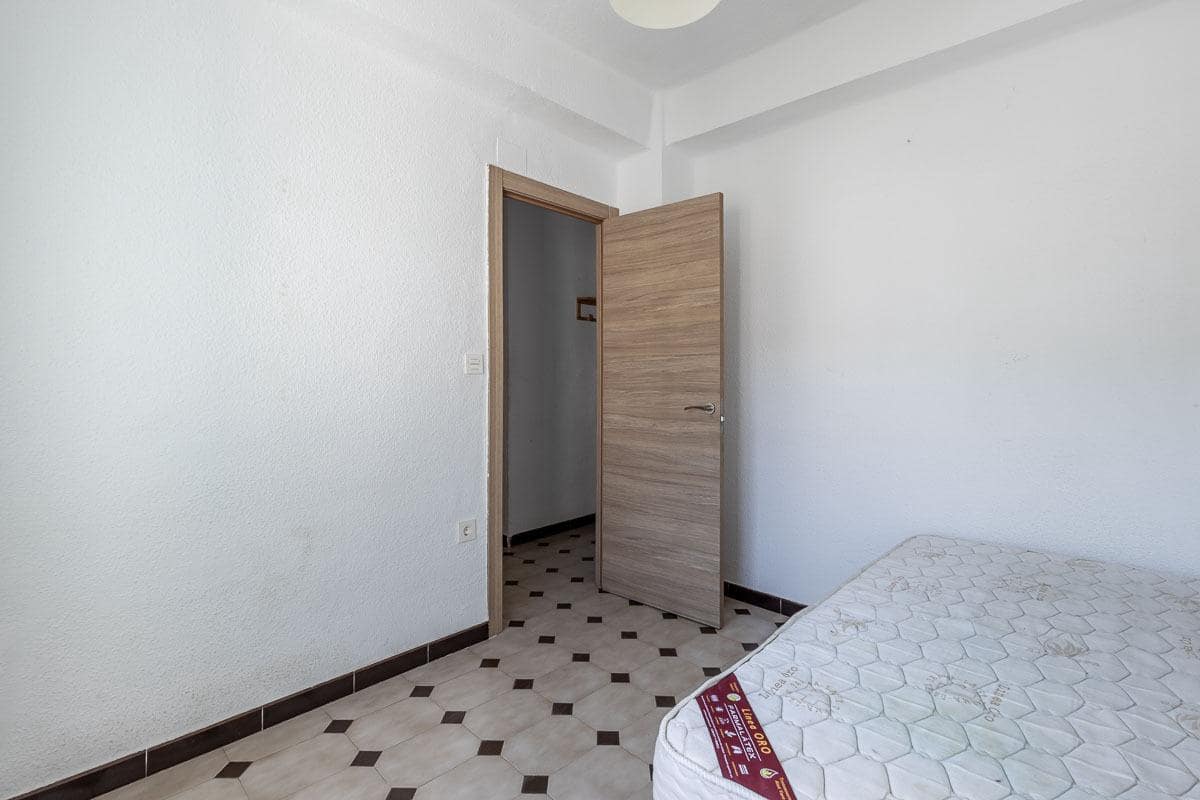 3 slaapkamer Flat te koop in Granada stad - € 260.000 (Ref: 9997249)