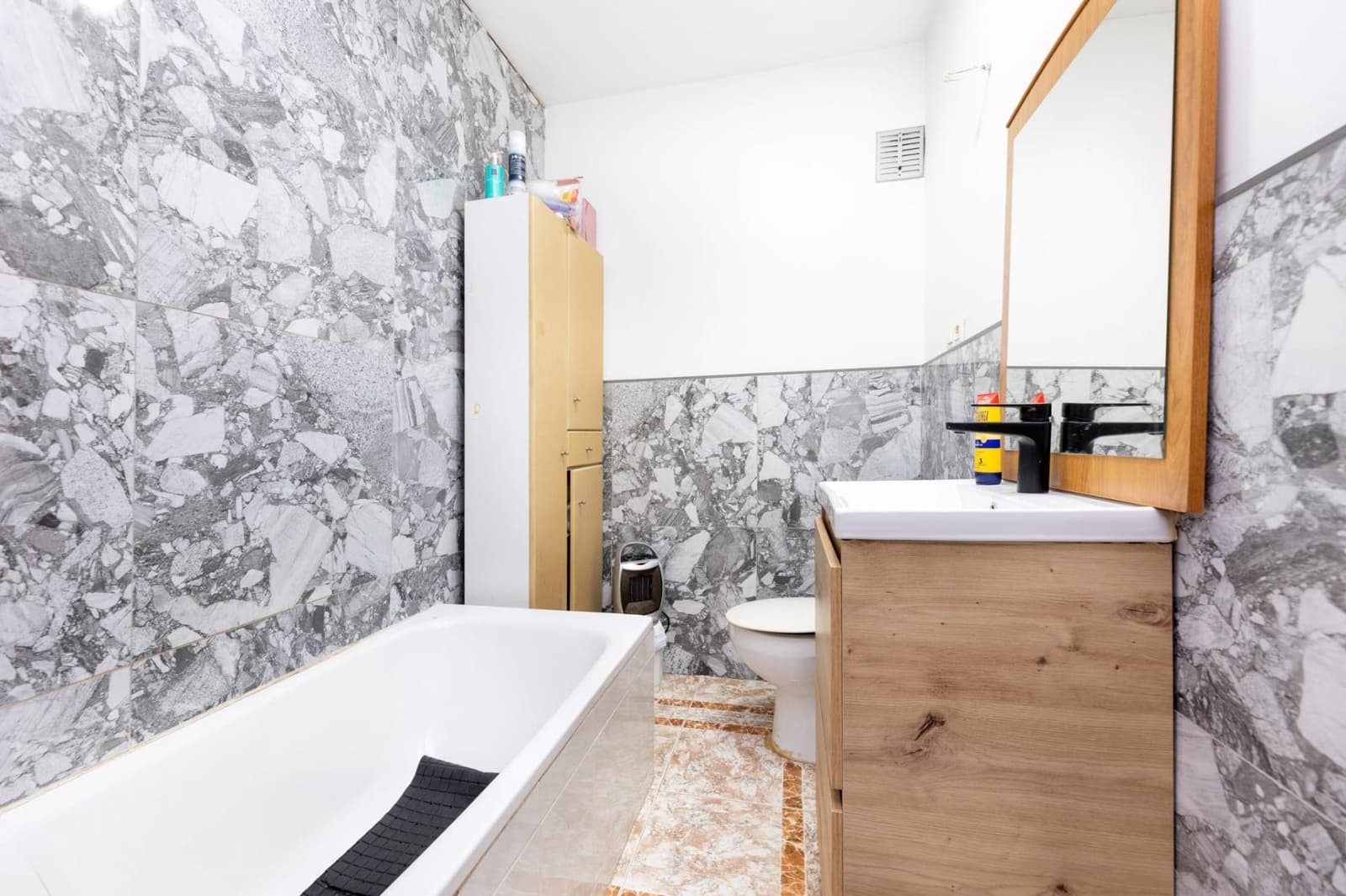 3 slaapkamer Appartement te koop in Ogijares met garage - € 184.000 (Ref: 9997250)