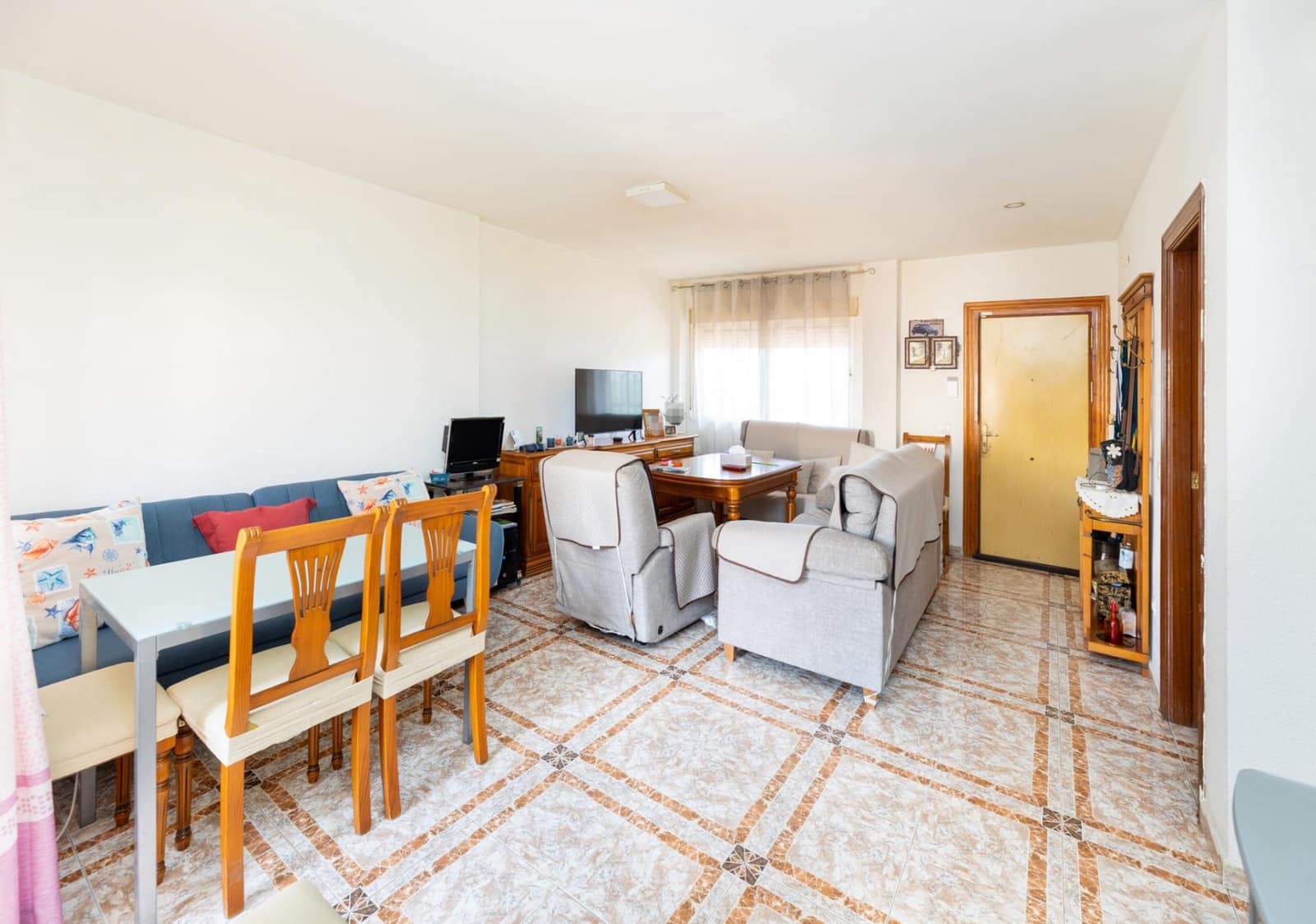 3 slaapkamer Appartement te koop in Ogijares met garage - € 184.000 (Ref: 9997250)