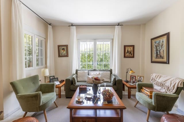 4 slaapkamer Villa te koop in La Zubia met zwembad garage - € 369.000 (Ref: 9997251)