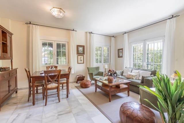 4 slaapkamer Villa te koop in La Zubia met zwembad garage - € 369.000 (Ref: 9997251)
