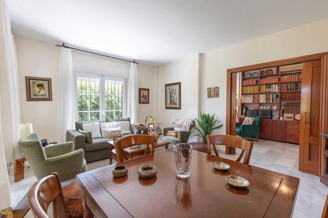 4 slaapkamer Villa te koop in La Zubia met zwembad garage - € 369.000 (Ref: 9997251)