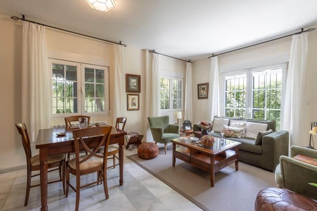 4 slaapkamer Villa te koop in La Zubia met zwembad garage - € 369.000 (Ref: 9997251)