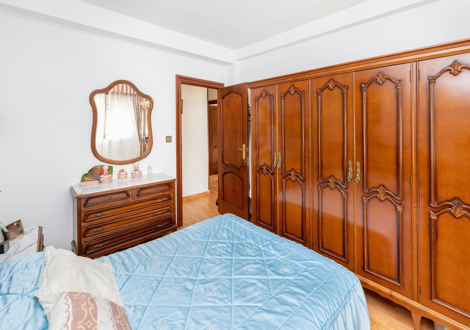 4 slaapkamer Flat te koop in Granada stad - € 253.000 (Ref: 9997252)