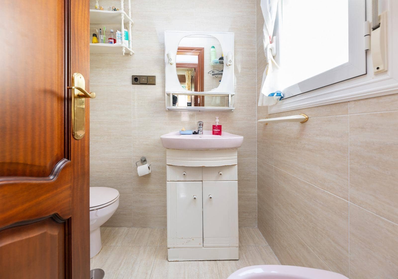 4 slaapkamer Flat te koop in Granada stad - € 253.000 (Ref: 9997252)