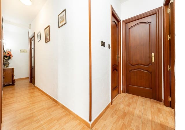 4 slaapkamer Flat te koop in Granada stad - € 253.000 (Ref: 9997252)