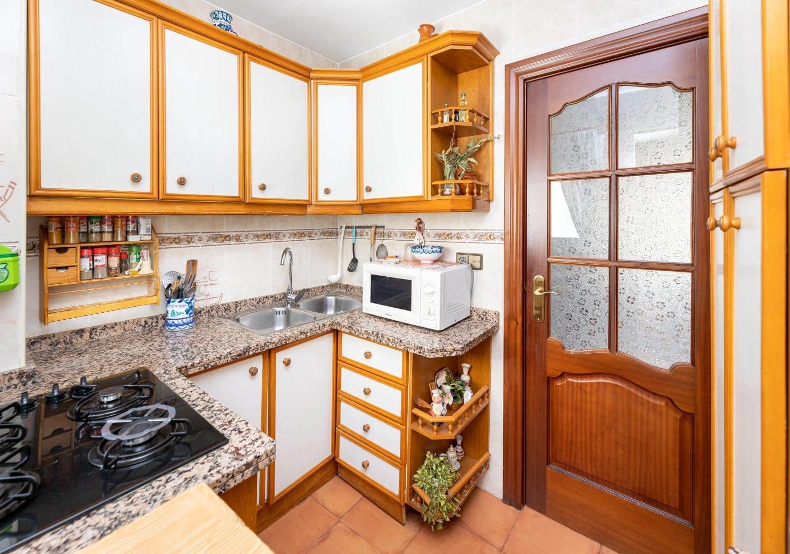 4 slaapkamer Flat te koop in Granada stad - € 253.000 (Ref: 9997252)