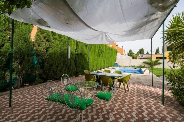 4 soveværelse Villa til salg i Armilla med swimmingpool garage - € 579.000 (Ref: 9997254)