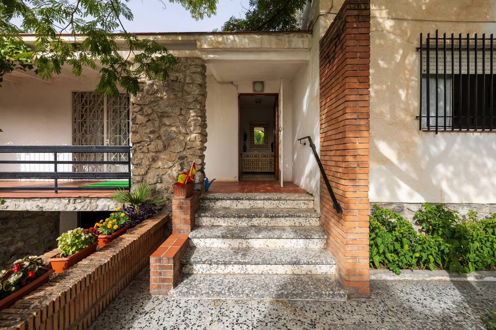 4 soveværelse Villa til salg i Armilla med swimmingpool garage - € 579.000 (Ref: 9997254)