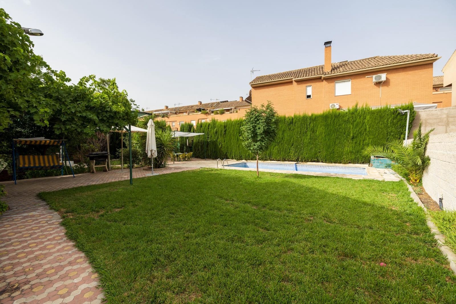 4 soveværelse Villa til salg i Armilla med swimmingpool garage - € 579.000 (Ref: 9997254)