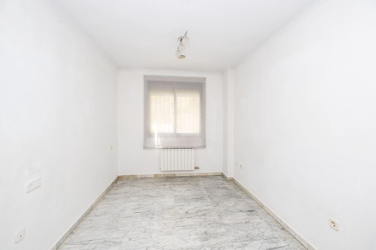 4 slaapkamer Flat te koop in Granada stad - € 369.000 (Ref: 9998942)