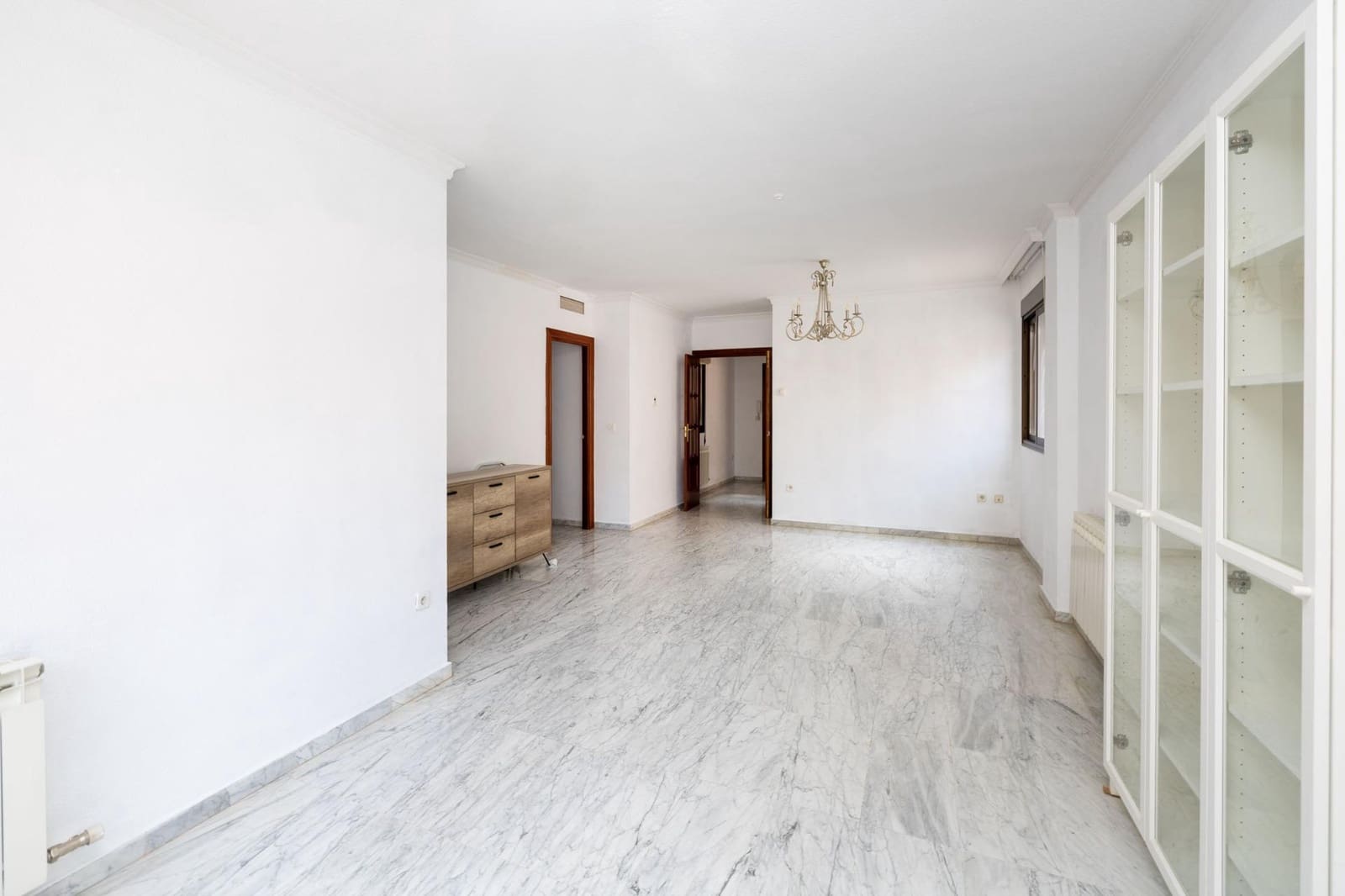 4 slaapkamer Flat te koop in Granada stad - € 369.000 (Ref: 9998942)