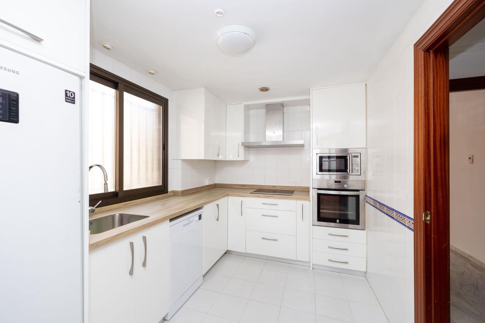 4 slaapkamer Flat te koop in Granada stad - € 369.000 (Ref: 9998942)