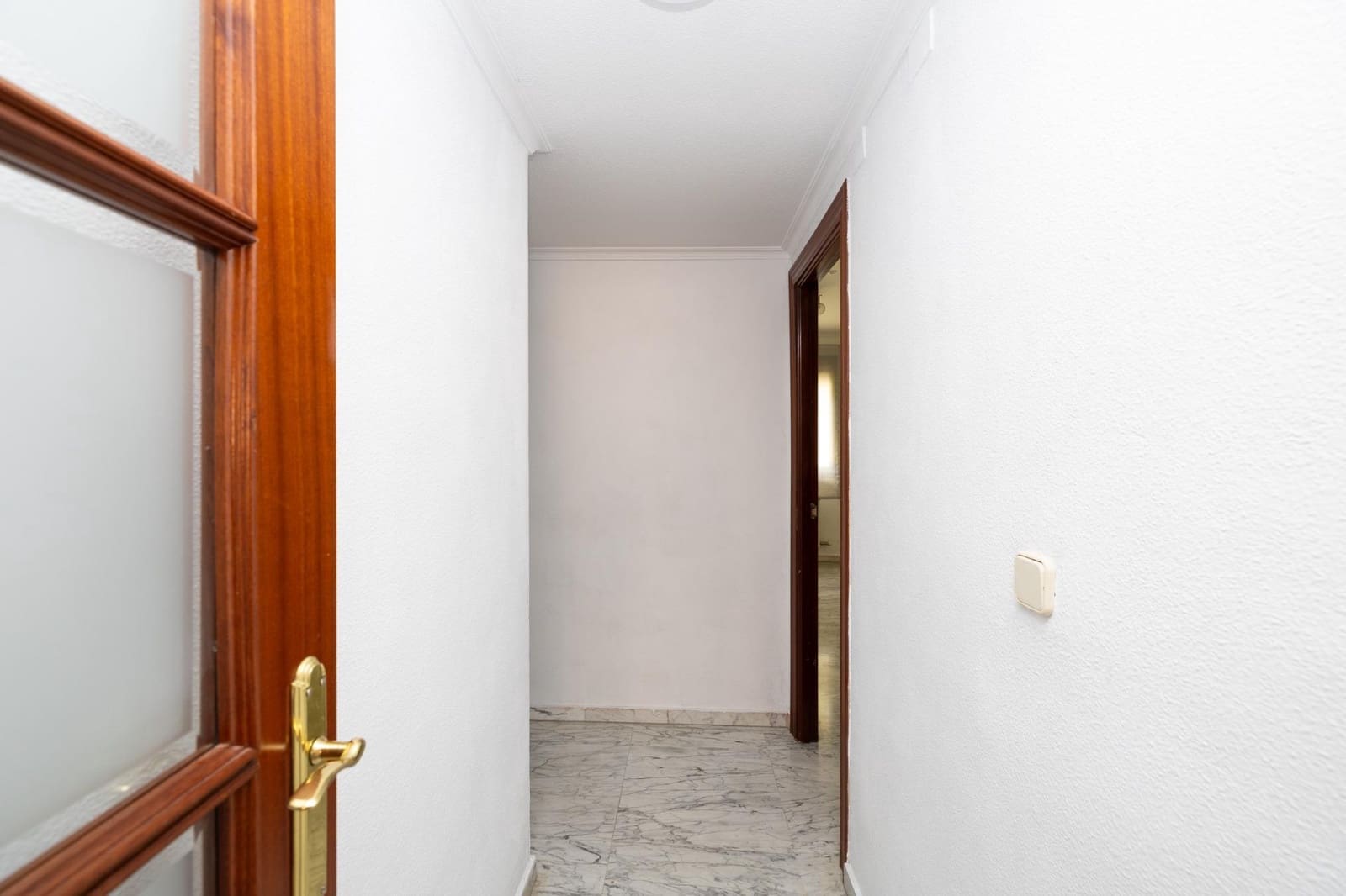 4 slaapkamer Flat te koop in Granada stad - € 369.000 (Ref: 9998942)