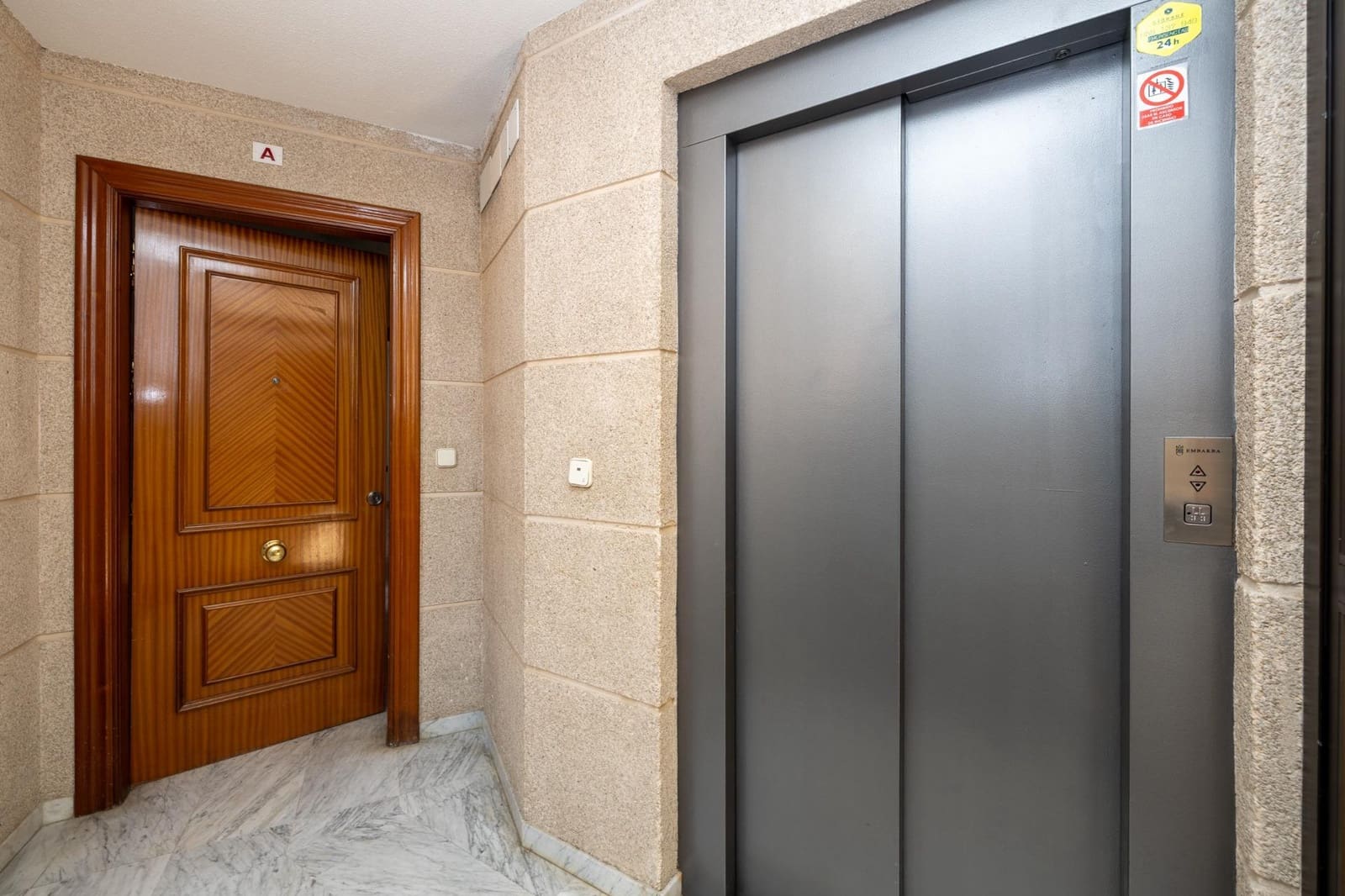 4 slaapkamer Flat te koop in Granada stad - € 369.000 (Ref: 9998942)