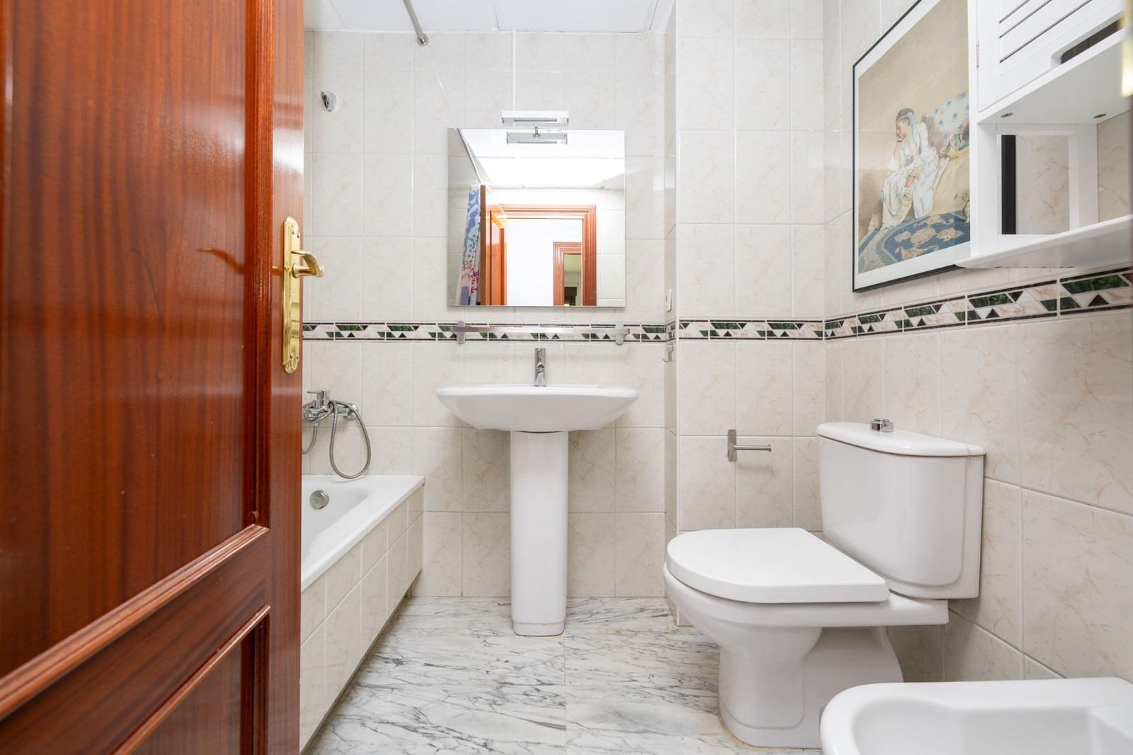 4 slaapkamer Flat te koop in Granada stad - € 369.000 (Ref: 9998942)