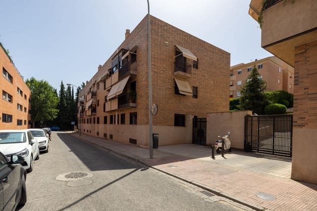 4 slaapkamer Flat te koop in Granada stad - € 369.000 (Ref: 9998942)
