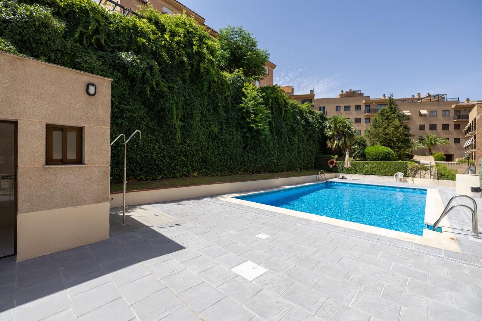 4 slaapkamer Flat te koop in Granada stad - € 369.000 (Ref: 9998942)