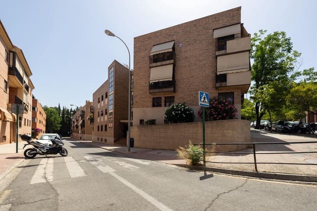 4 slaapkamer Flat te koop in Granada stad - € 369.000 (Ref: 9998942)