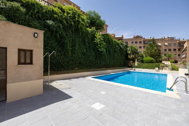 4 slaapkamer Flat te koop in Granada stad - € 369.000 (Ref: 9998942)