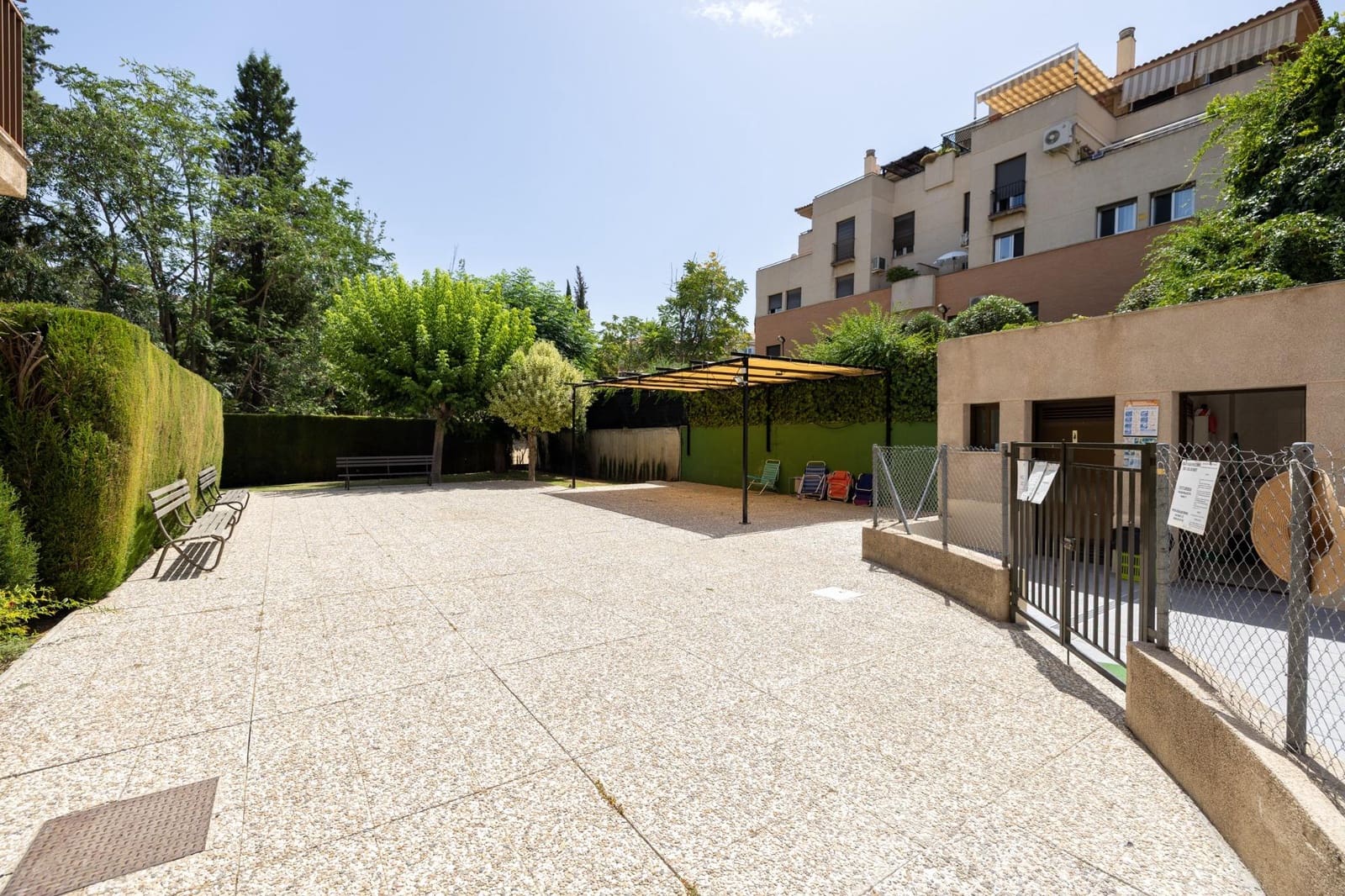 4 slaapkamer Flat te koop in Granada stad - € 369.000 (Ref: 9998942)