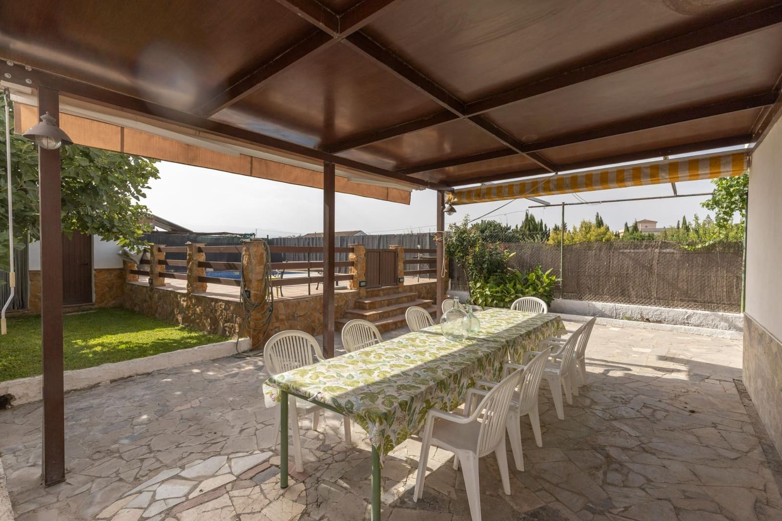 2 quarto Quinta/Casa Rural para venda em Pinos Puente com piscina garagem - 179 900 € (Ref: 9998943)
