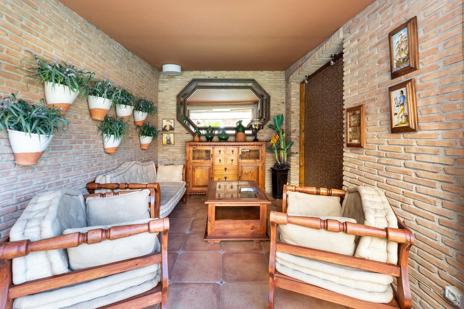 6 Zimmer Villa zu verkaufen in Granada Stadt mit Pool - 640.000 € (Ref: 9998944)