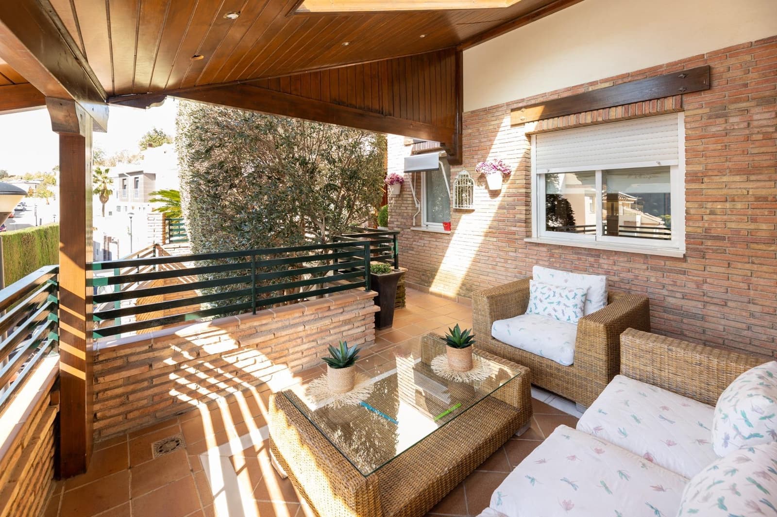 6 Zimmer Villa zu verkaufen in Granada Stadt mit Pool - 640.000 € (Ref: 9998944)