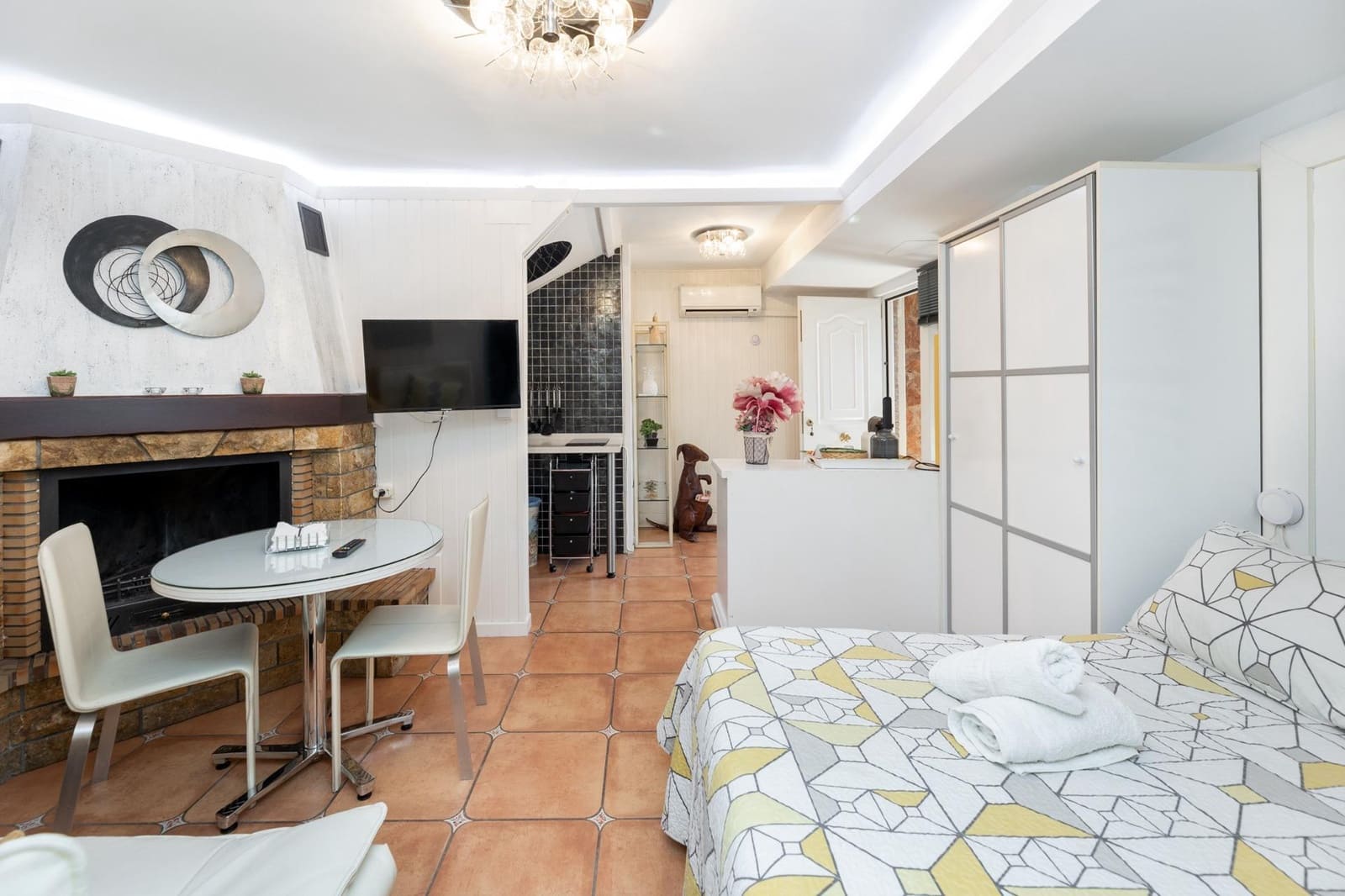 6 Zimmer Villa zu verkaufen in Granada Stadt mit Pool - 640.000 € (Ref: 9998944)