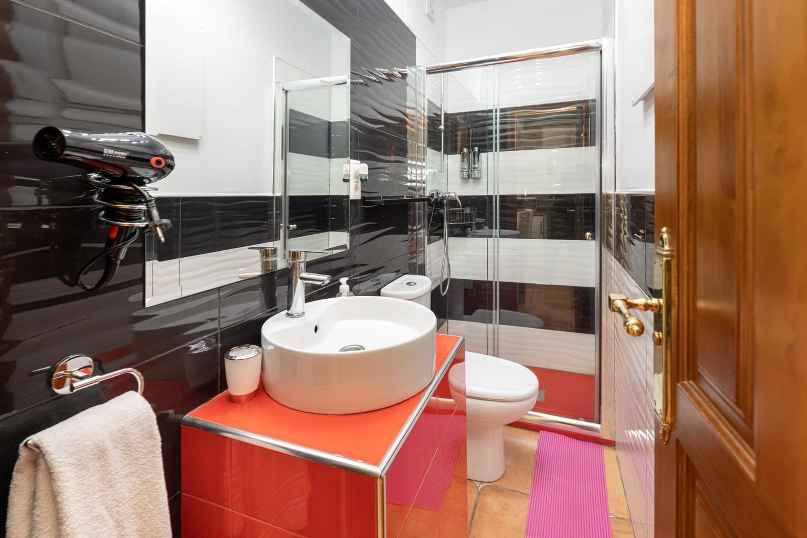 6 Zimmer Villa zu verkaufen in Granada Stadt mit Pool - 640.000 € (Ref: 9998944)