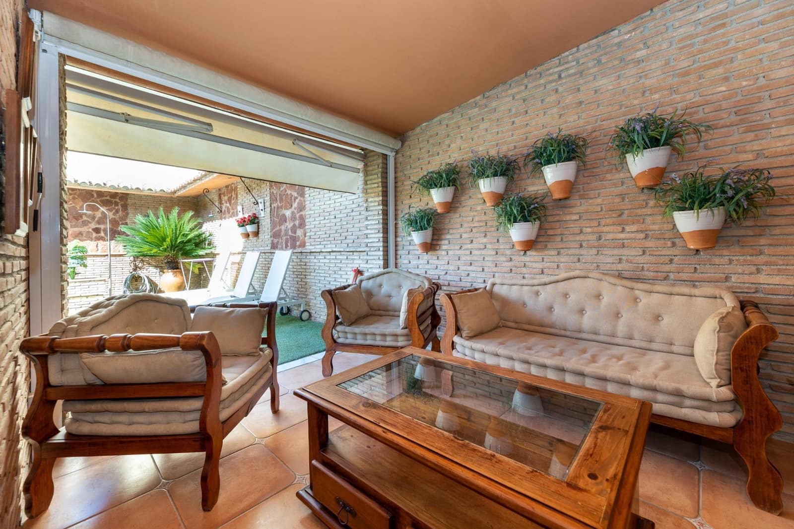 6 Zimmer Villa zu verkaufen in Granada Stadt mit Pool - 640.000 € (Ref: 9998944)